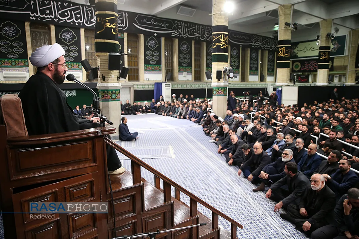 مراسم عزاداری حضرت اباعبدالله الحسین (علیه&zwnj;السلام) در شب تاسوعا با حضور رهبر انقلاب