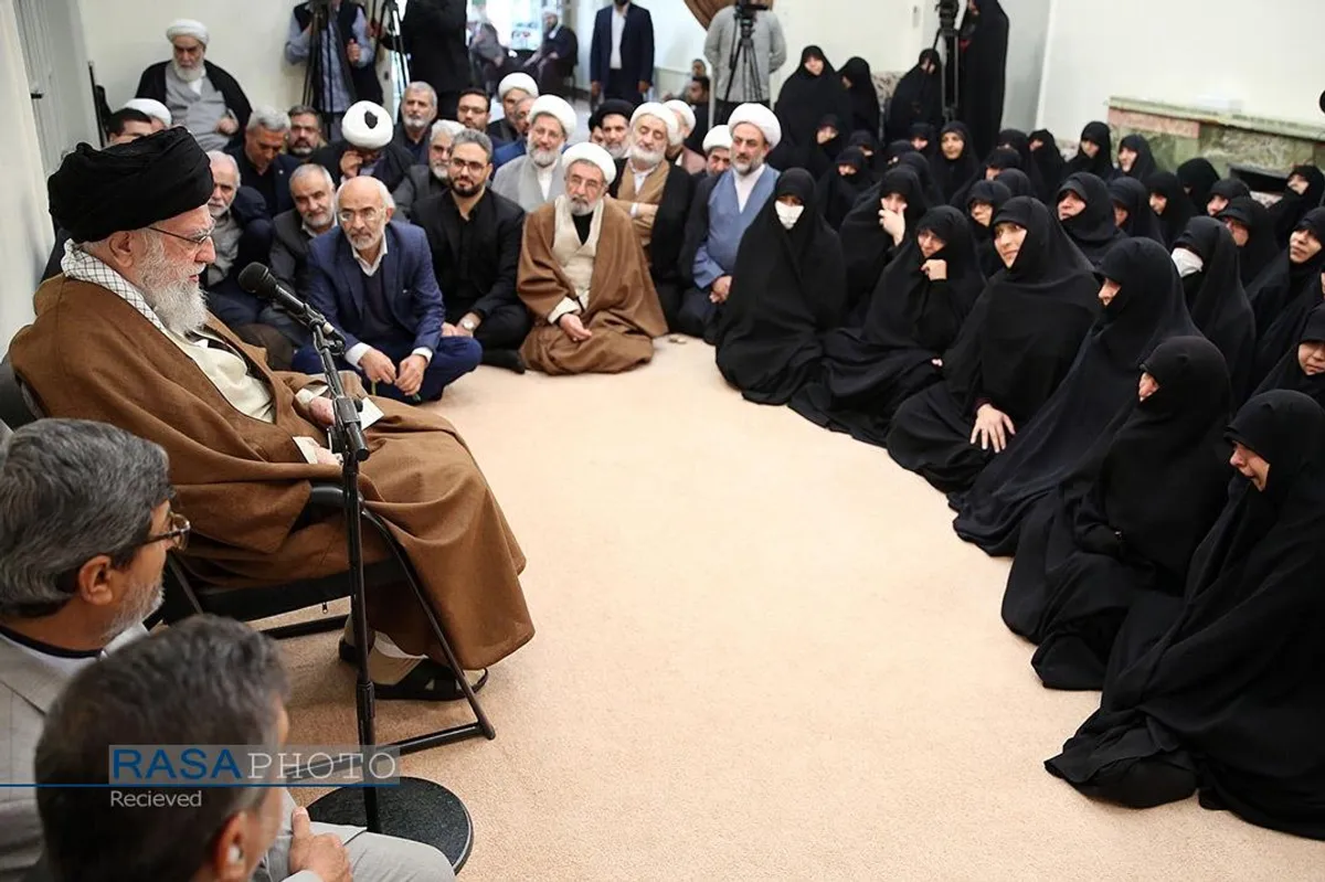 دیدار جمعی از مدیران، اساتید و طلاب جامعه&zwnj;الزهراء (س) با رهبر معظم انقلاب