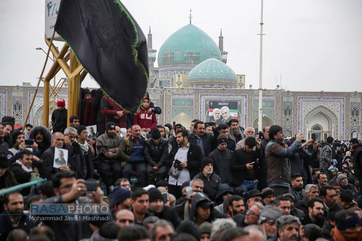 طواف پیکر شهید حاج قاسم سلیمانی و شهداء در مضجع منور رضوی