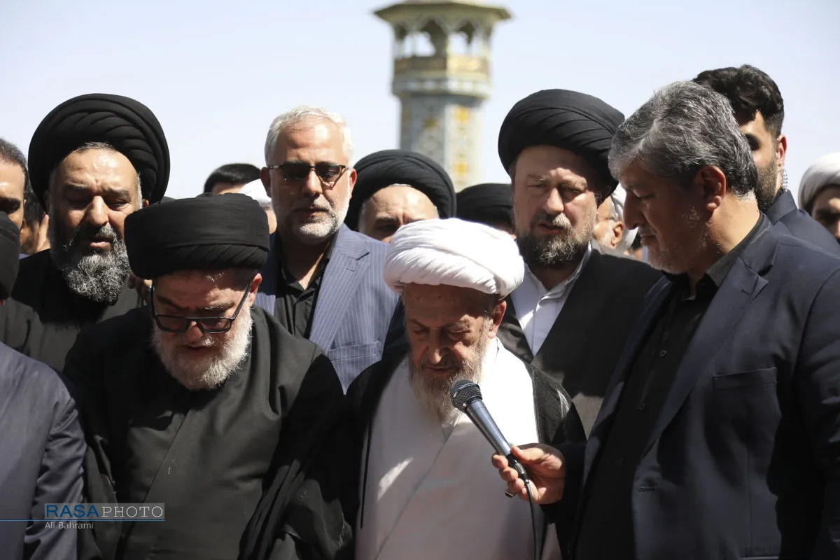 تشییع پیکر حضرت آیت الله شبیری زنجانی در قم - ۲
