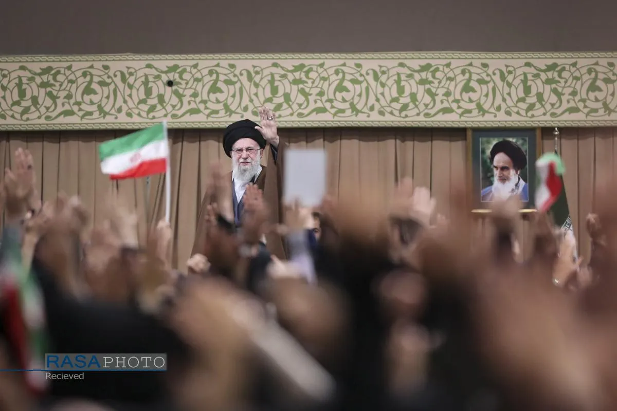 دیدار دانش&zwnj;آموزان و دانشجویان با رهبر معظم انقلاب