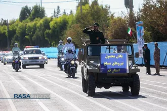 رژه یگان&zwnj;های نمونه نظامی و انتظامی نیروهای مسلح استان قم