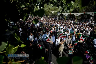 مراسم تشییع پیکر مطهر ۱۵۰ شهید دفاع مقدس در تهران&lrm;