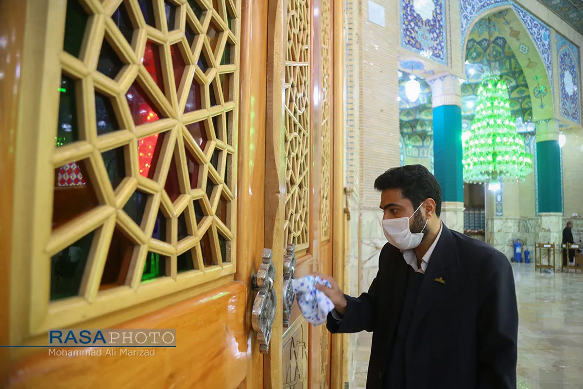 غبار روبی مسجد مقدس جمکران در آغاز دهه مهدویت