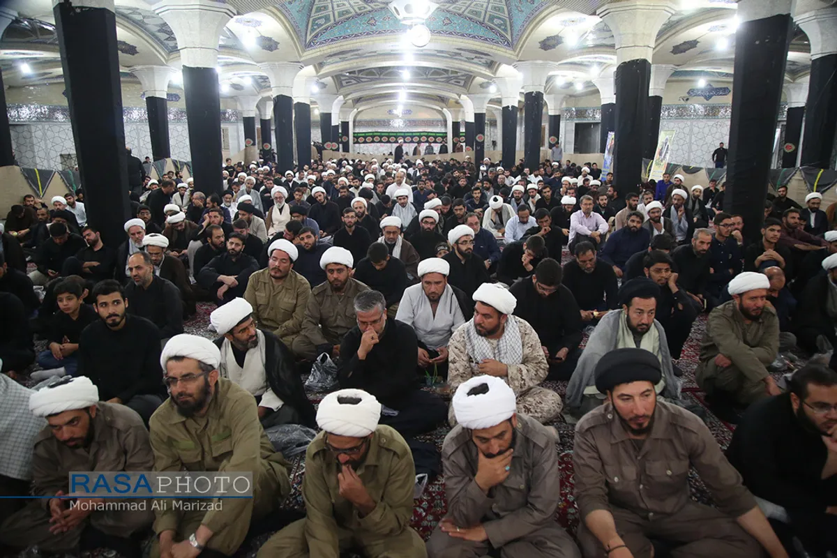 مراسم گرامیداشت هفته دفاع مقدس در مدرسه علمیه فیضیه با سخنرانی حجت الاسلام والمسلمین ذوالنور