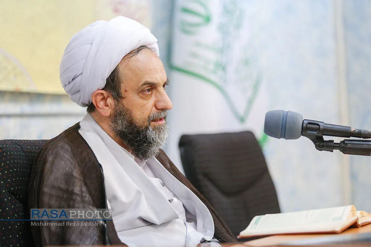 نشست بصیرتی و تحلیلی با موضوع "مبانی نقش مردم در نظام اسلامی"