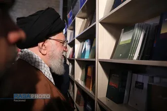 بازدید مقام معظم رهبری از سی و&zwnj;&zwnj; دومین نمایشگاه بین&zwnj;المللی کتاب تهران