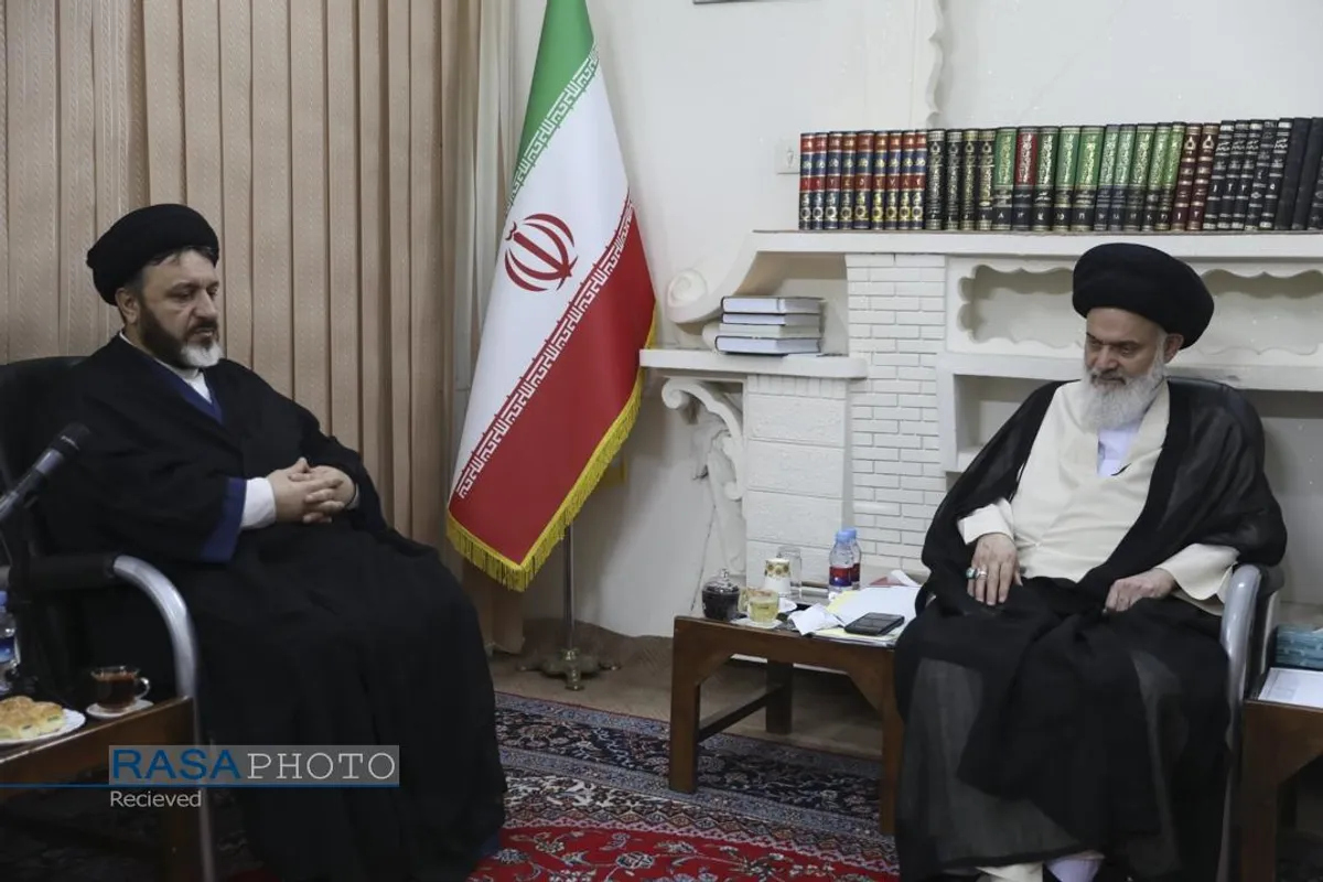 دیدار هیئت رئیسه مجمع نمایندگان طلاب با آیت الله حسینی بوشهری