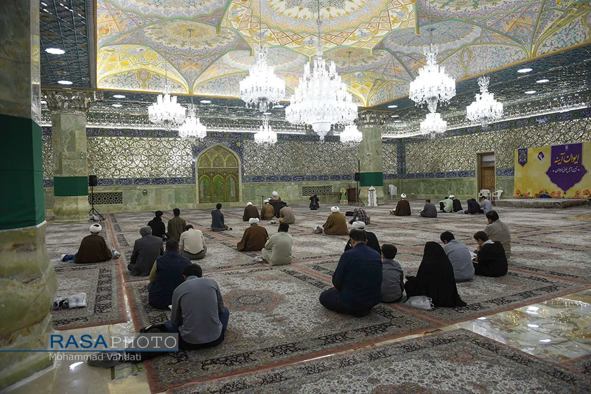 مراسم قرائت کامل دعای ابوحمزه&zwnj;ثمالی در حرم کریمه اهلبیت (ع)