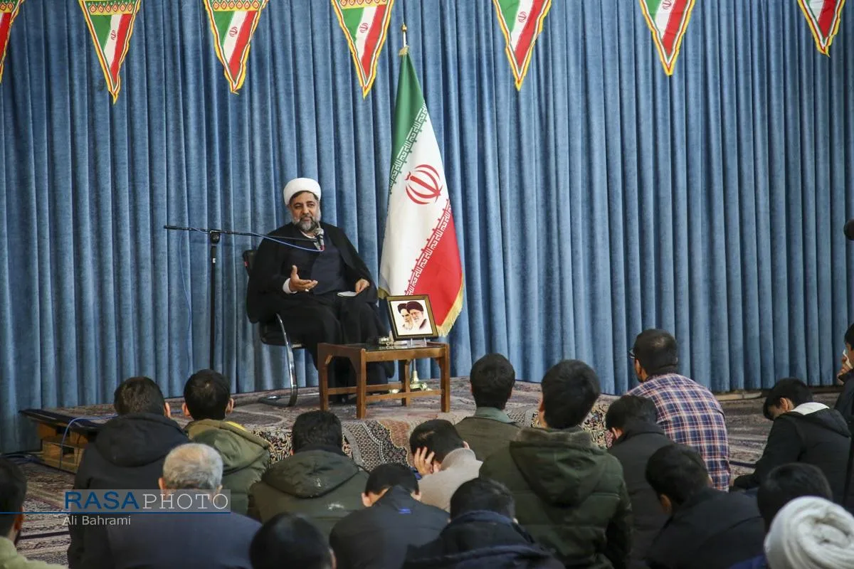 جلسه تبیینی جنگ ۱۲ روزه و حوادث تروریستی دی&zwnj;ماه ۱۴۰۴