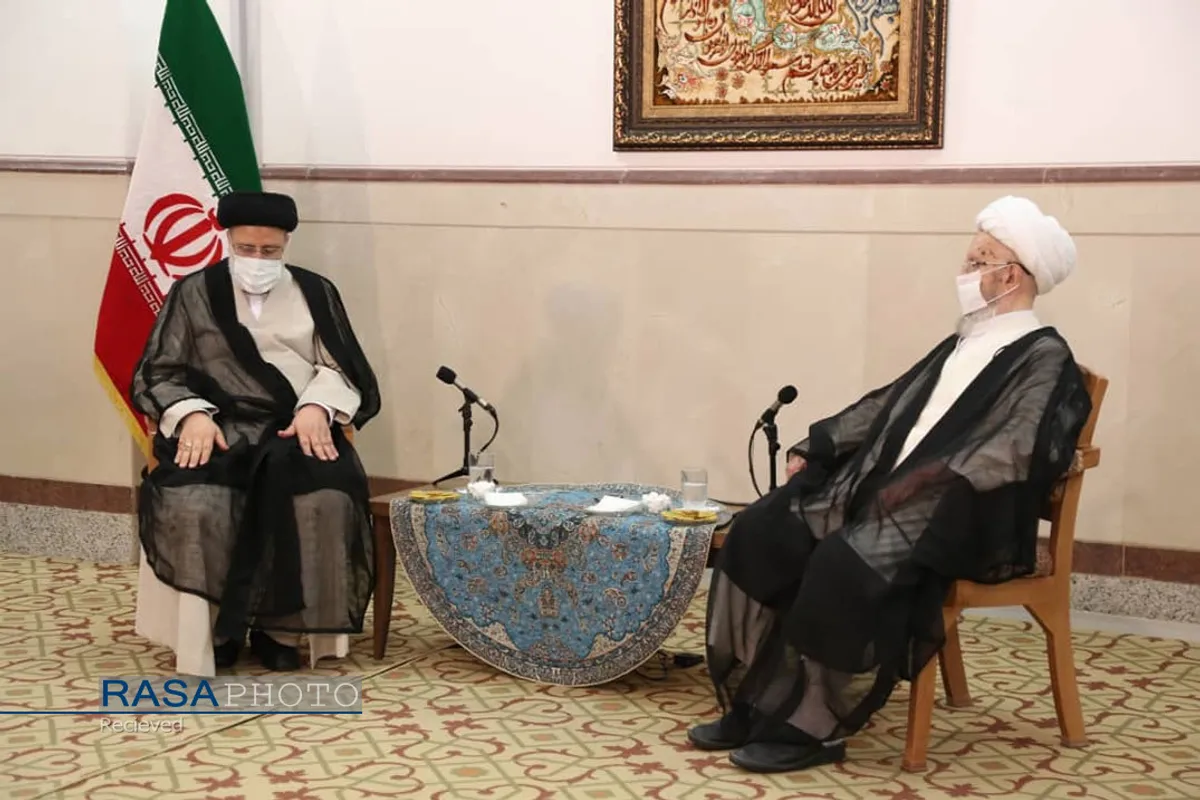 دیدار آیت الله رئیسی با حضرت آیت الله مکارم شیرازی