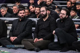 مراسم عزاداری شب عاشورای حسینی (علیه&zwnj;السلام) با حضور رهبر انقلاب