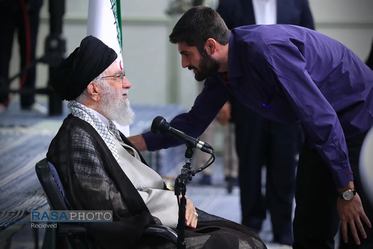دیدار مدال&zwnj;آوران المپیاد&zwnj;های علمی و اعضای تیم ملی والیبال جوانان با رهبر انقلاب