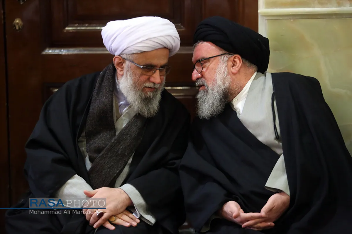 تشییع پیکر آیت الله طبرسی در قم