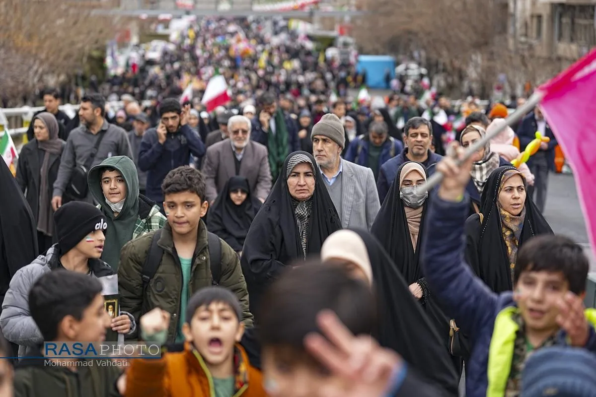 راهپیمایی باشکوه و حماسی ۲۲ بهمن در تهران