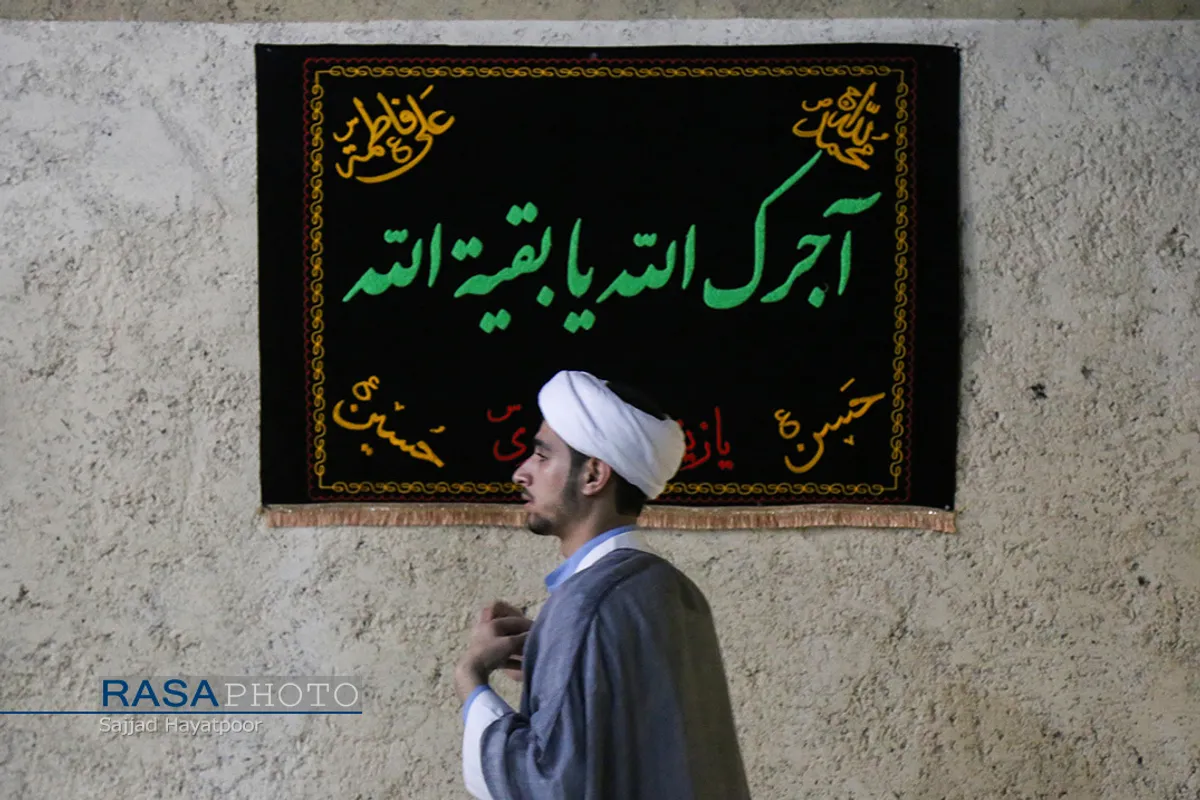 مراسم آغاز سال تحصیلی مدرسه علمیه انوار طاها با سخنرانی آیت الله حسینی بوشهری