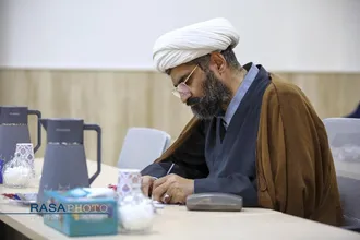 نشست هم&zwnj;اندیشی به مناسبت پیام آیت&zwnj;الله&zwnj;العظمی خامنه&zwnj;ای به همایش صدسالگی حوزه و روز جهانی ارتباطات