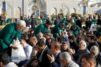 اقامه نماز عید سعید فطر در حرم حضرت امام رضا (علیه السلام)