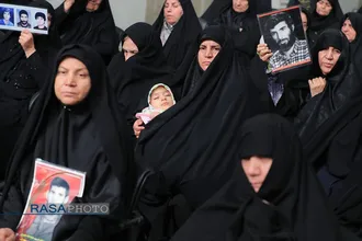 دیدار دست&zwnj;اندرکاران برگزاری کنگره ملی شهدای استان لرستان با مقام معظم رهبری