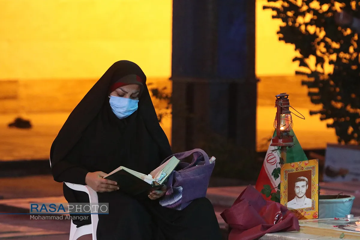 اهواز | احیای شب ۲۷ هفتم ماه مبارک رمضان در کنار مزار شهدا