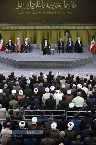 دیدار مسئولان نظام، سفرای کشور&zwnj;های اسلامی و میهمانان کنفرانس وحدت با رهبر انقلاب