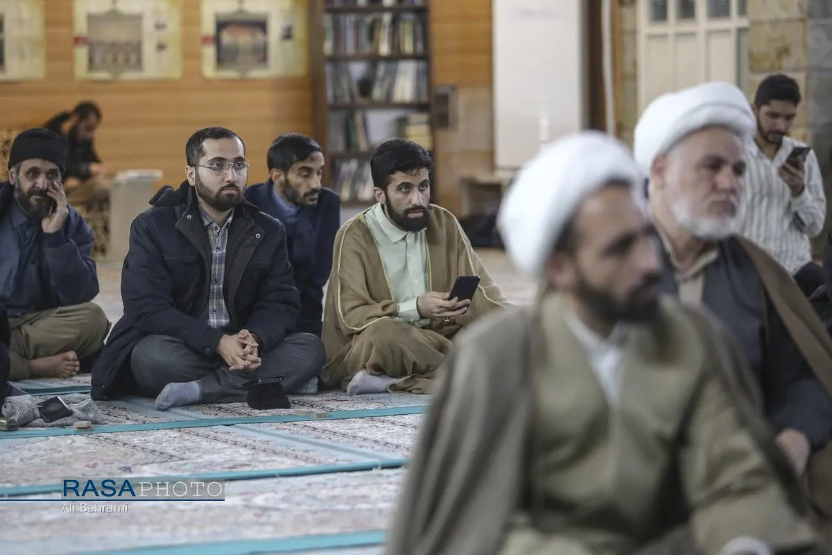 یادبود شهید علی اکبر حسین&zwnj;زاده دادستان اسفراین در مدرسه علمیه معصومیه