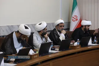 نشست هم&zwnj;اندیشی اساتید جوان سطوح عالی با دبیر شورای عالی حوزه&zwnj;های علمیه