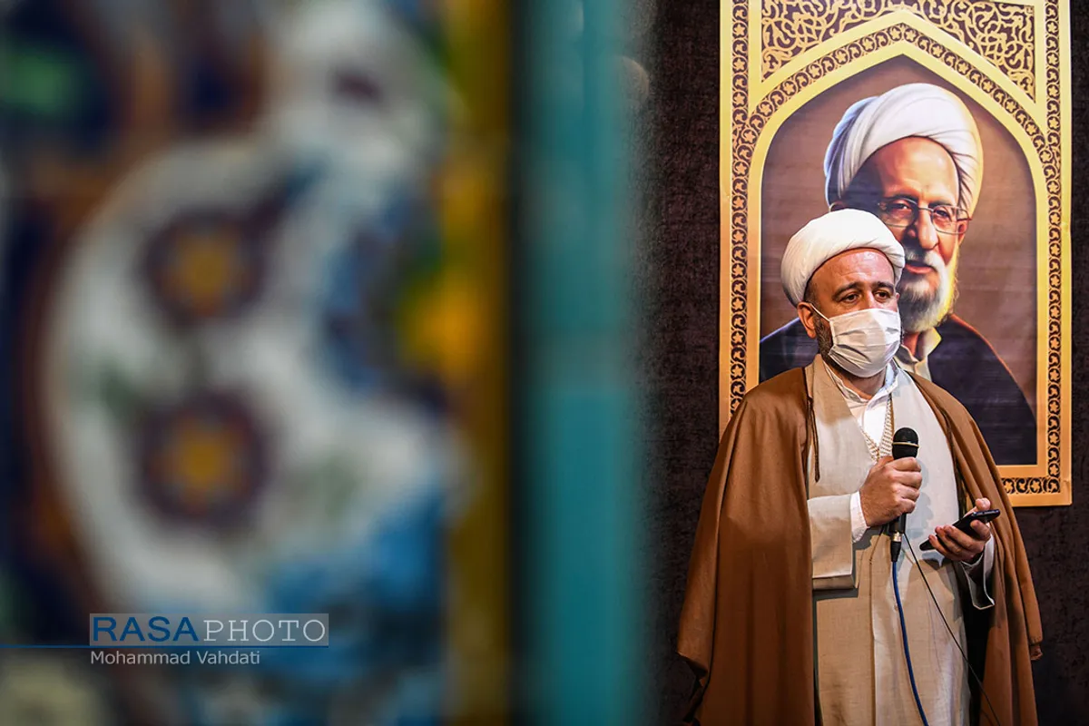 بزرگداشت حضرات آیات یزدی و مصباح یزدی در مدرسه حقانی قم