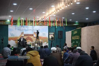 مناجات خوانی شب&zwnj;های ماه مبارک رمضان در هیئت محبین اهلبیت