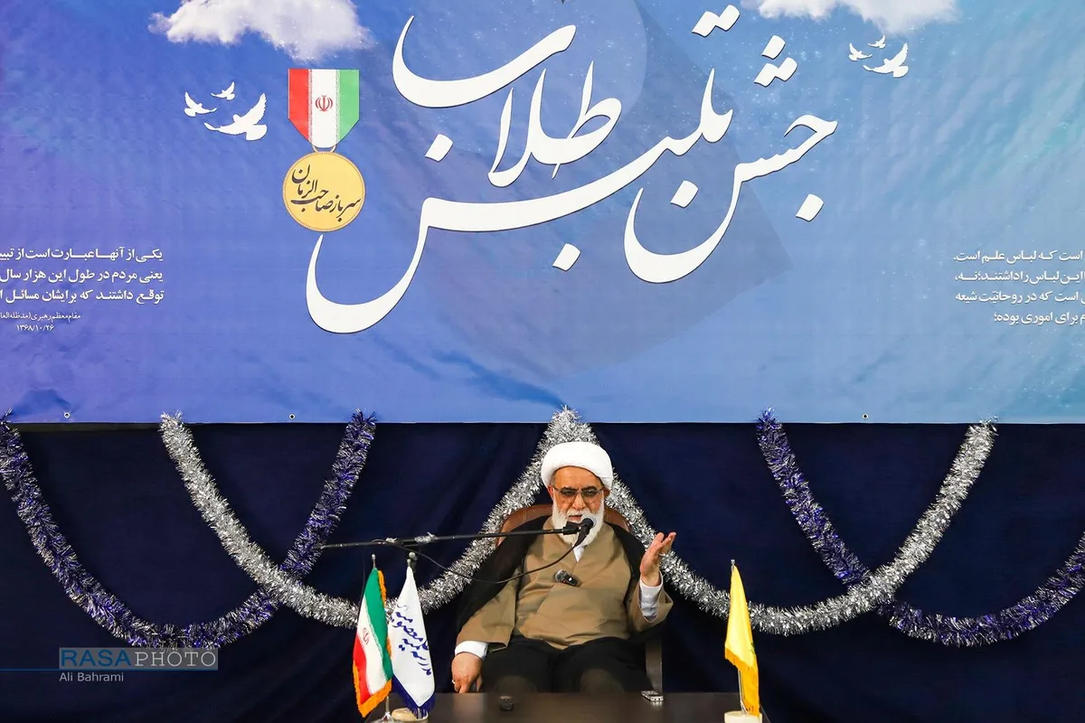 عمامه&zwnj;گذاری تعدادی از طلاب حوزه&zwnj;های علمیه در روز میلاد حضرت امام حسن عسکری (علیه&zwnj;السلام) توسط آیت الله شب&zwnj;زنده&zwnj;دار