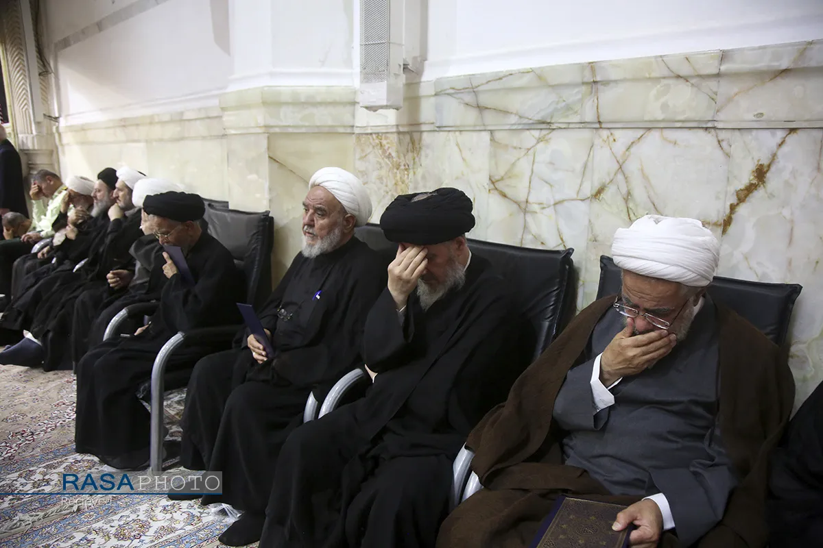 بزرگداشت رهبر شهید انقلاب از سوی آیت&zwnj;الله مکارم شیرازی در حرم مطهر
