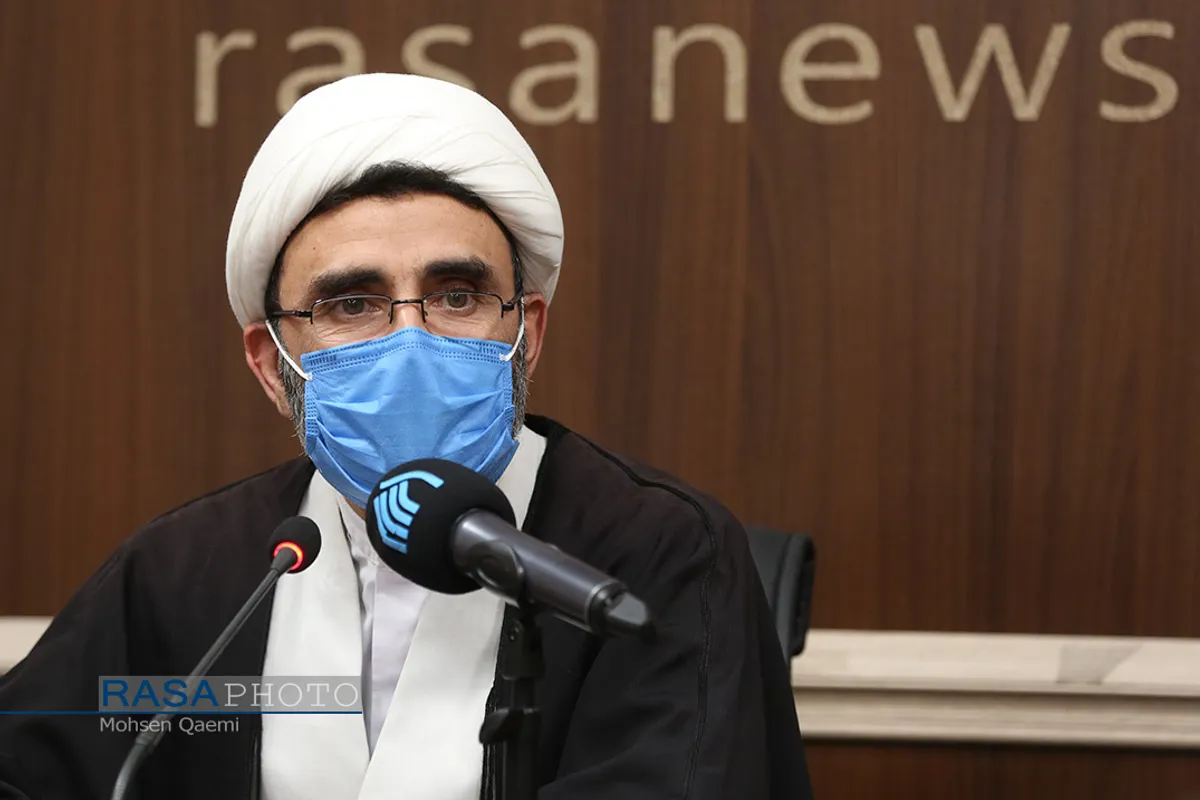 تجلیل از طلبه جهادی فعال در بیمارستان&zwnj;های کرونایی به مناسبت روز پرستار