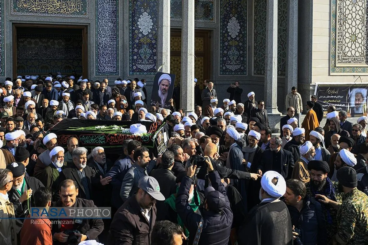 تشییع پیکر آیت الله نمازی در قم