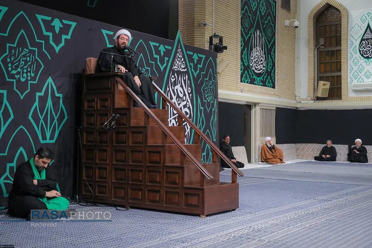 عزاداری شام شهادت حضرت فاطمه&zwnj;زهرا (سلام&zwnj;الله&zwnj;علیها) با حضور رهبر انقلاب
