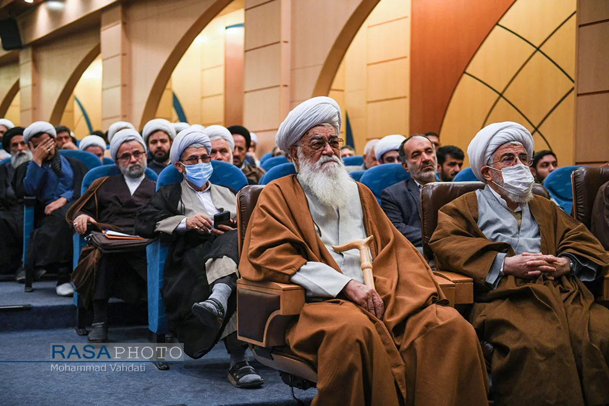 نشست جهاد تبیین با عنوان "امید به آینده انقلاب؛واقعی یا موهوم؟"