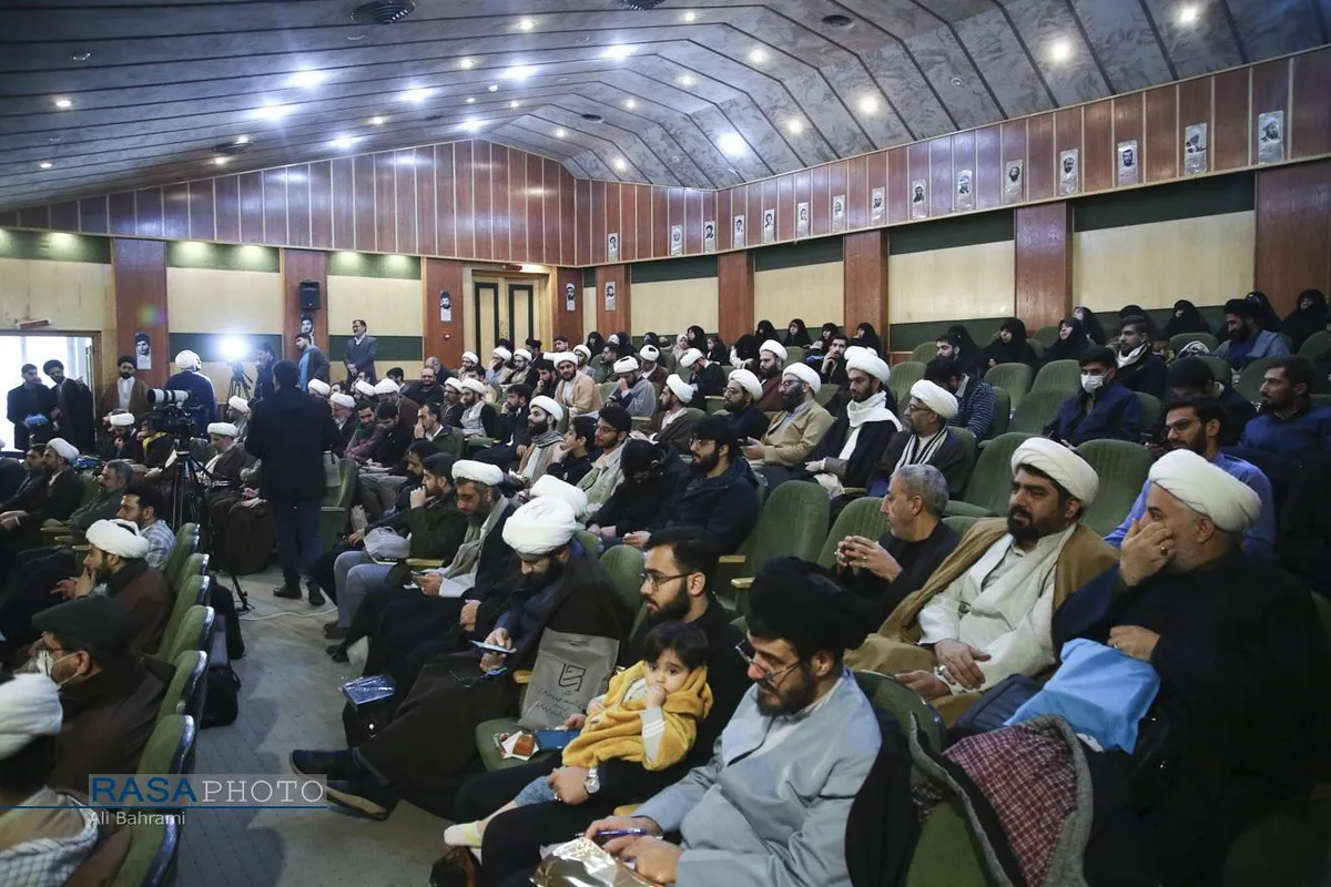 مراسم تقدیر از برترین آثار پژوهشی طلاب و اساتید جشنواره علامه حلی