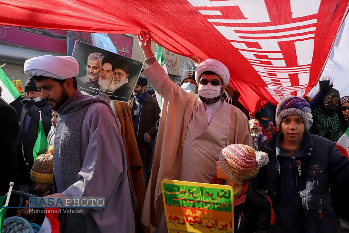 راهپیمایی باشکوه مردم قم در جشن پیروزی انقلاب