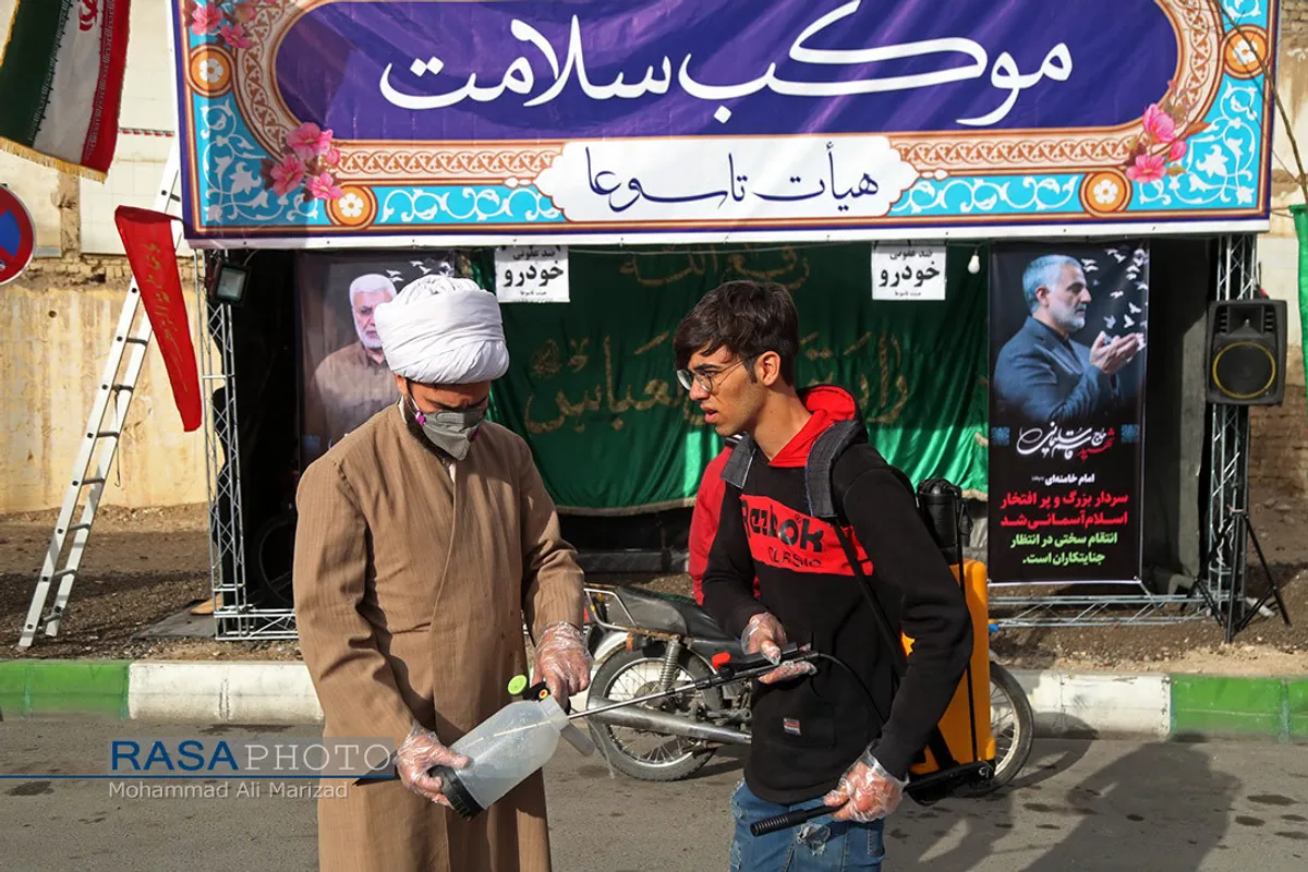 ضد عفونی خودرو&zwnj;ها توسط طلاب و بسیجیان