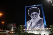 رونمایی از بزرگ‌ترین المان شهری رهبر شهید در قم