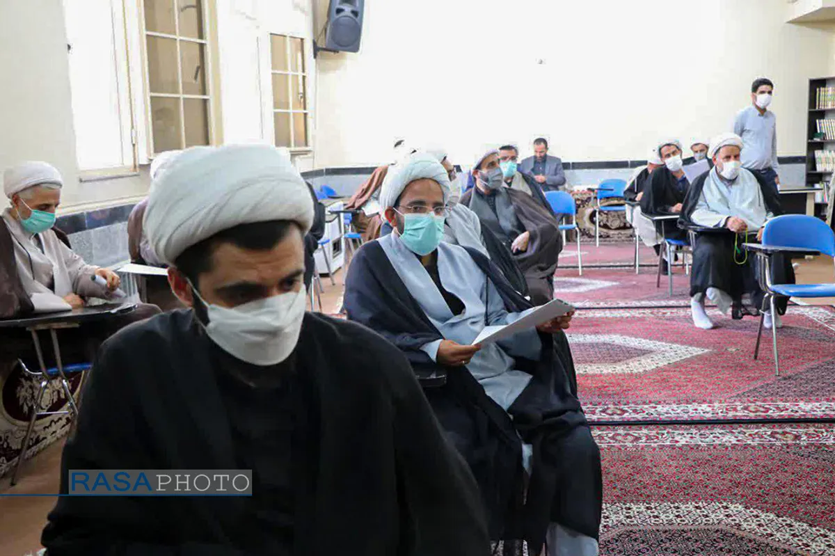 دیدار حجت الاسلام والمسلمین آزادی خواه نماینده مردم ملایر در مجلس شورای اسلامی با طلاب و مبلغان این شهر