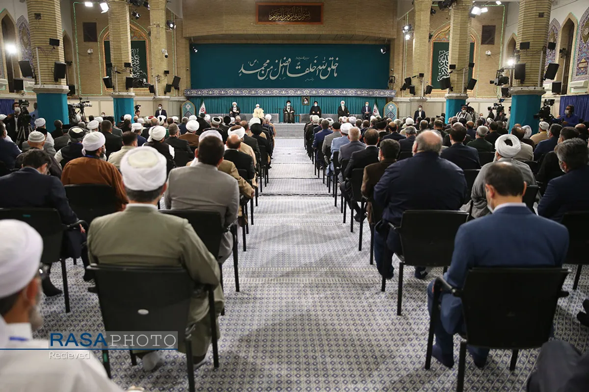 دیدار مسئولان نظام و میهمانان کنفرانس وحدت اسلامى با مقام معظم رهبری