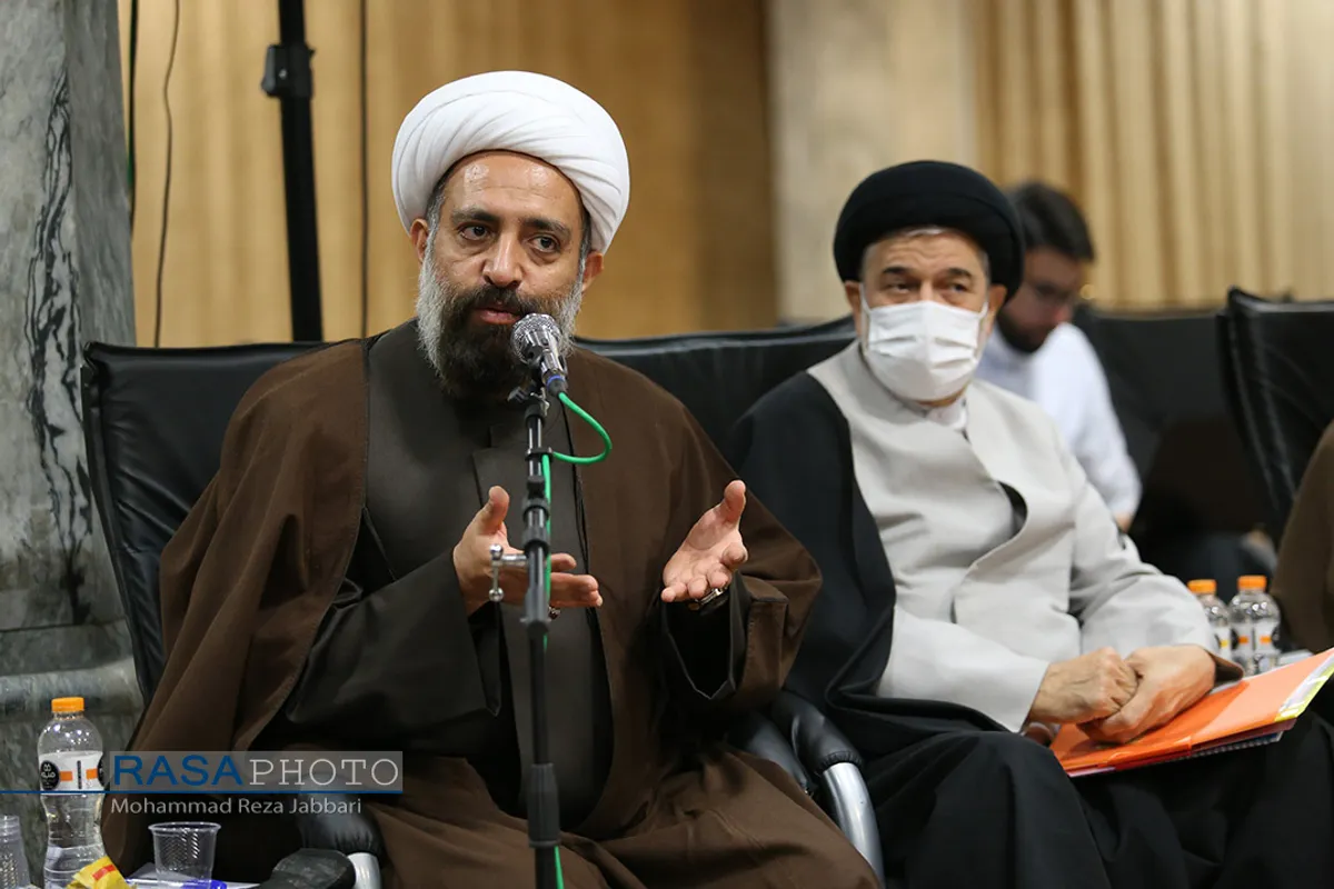 جلسه شورای شعر حوزه با آیت الله اعرافی