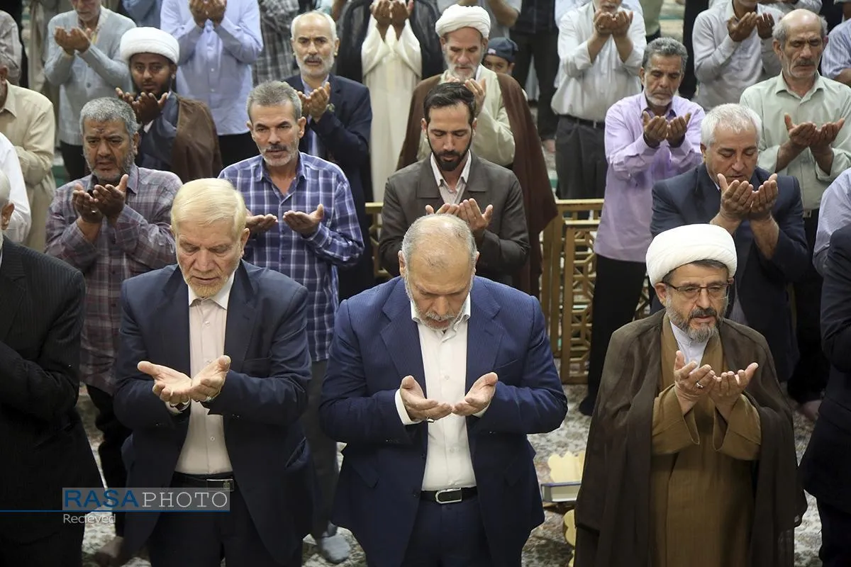 اقامه نماز عید سعید قربان در حرم حضرت معصومه (س)