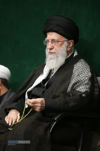 مراسم عزاداری شب عاشورای حسینی (علیه&zwnj;السلام) در حسینیه امام خمینی (ره)