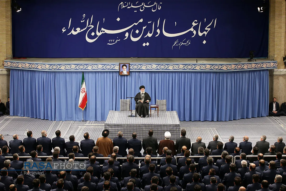 دیدار فرماندهان و کارکنان نیروی هوایی ارتش با حضرت آیت الله خامنه ای فرمانده کل قوا