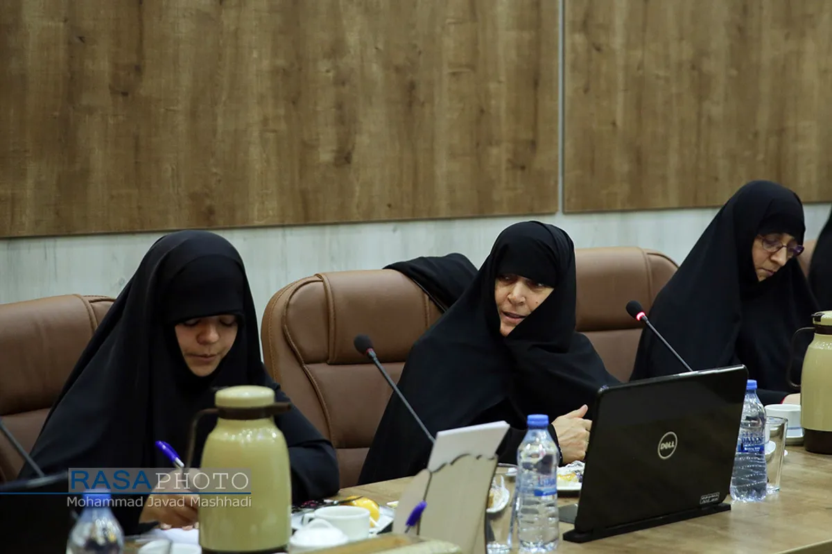 نشست جایگاه فقه حکومتی در تحقق گام دوم انقلاب اسلامی
