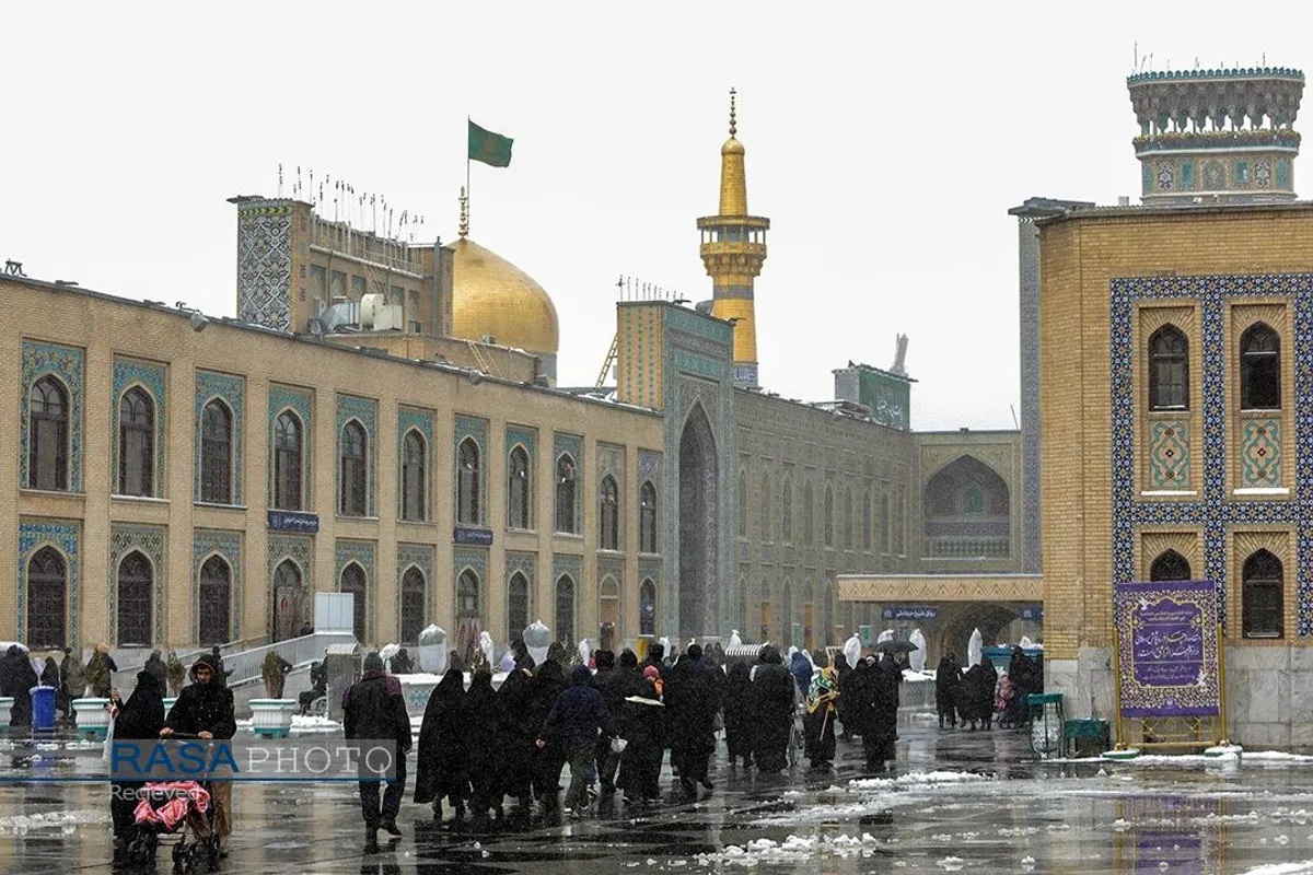 بارش برف در حرم مطهر رضوی