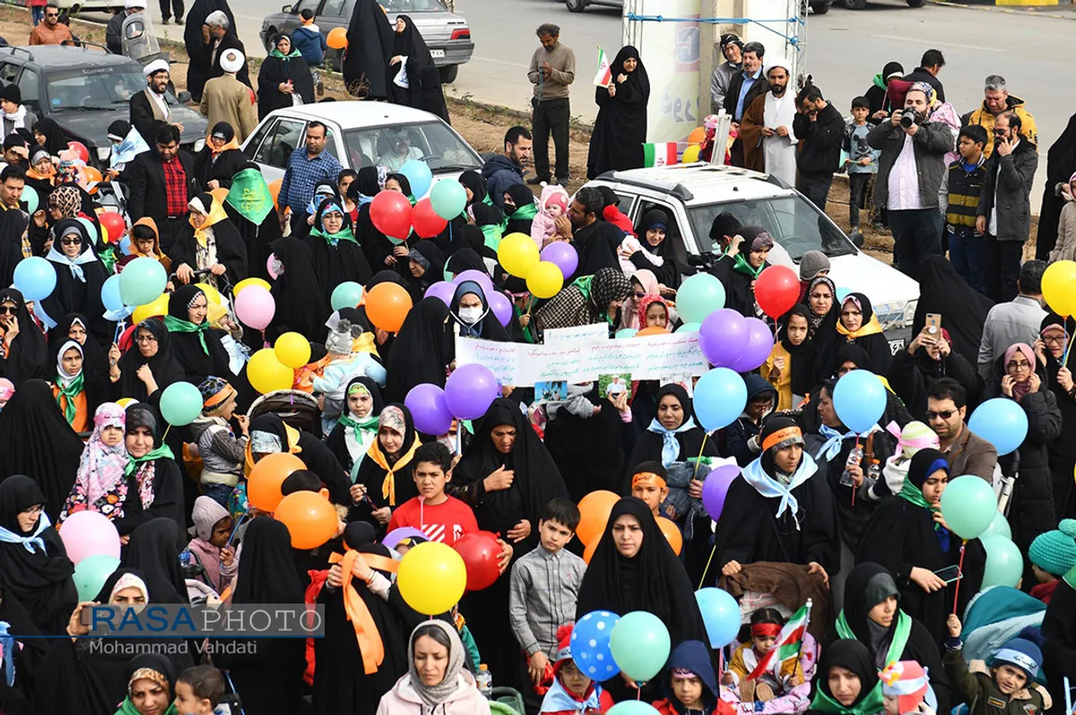راهپیمایی کالسکه ای پدر و مادرها با عنوان "امید آینده"