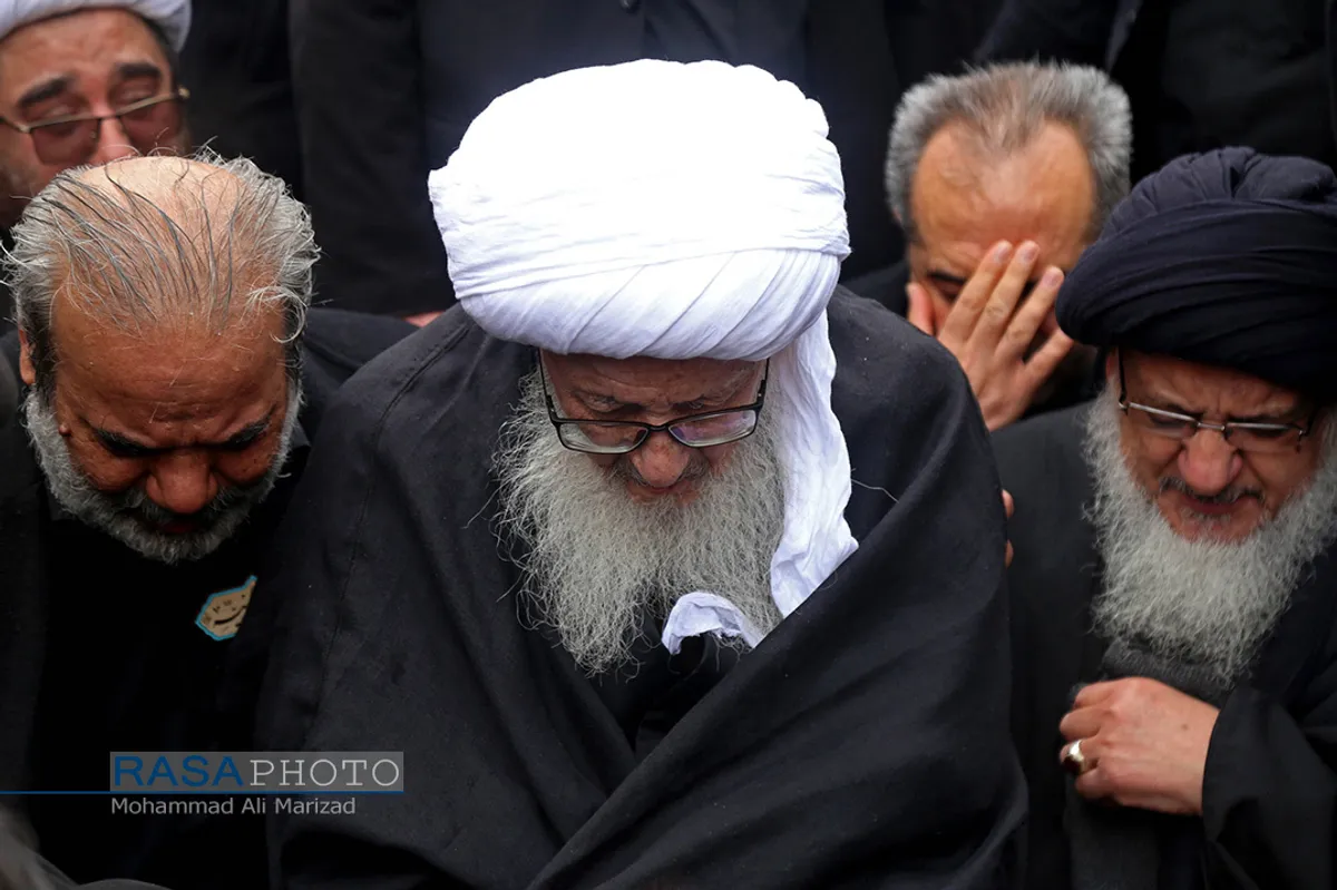 دسته عزاداری شهادت حضرت زهرا (س) با حضور حضرات آیات وحید خراسانی و صافی گلپایگانی