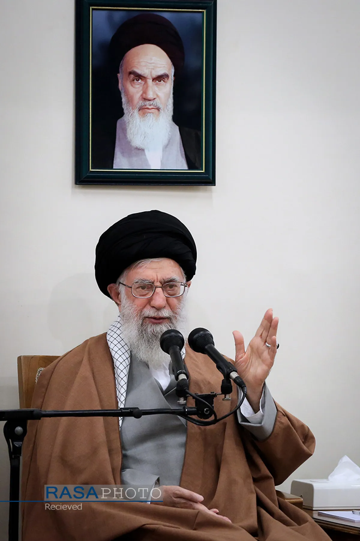 دیدار دست&zwnj;اندرکاران کنگره بزرگداشت شهدای استان کرمان با رهبر انقلاب